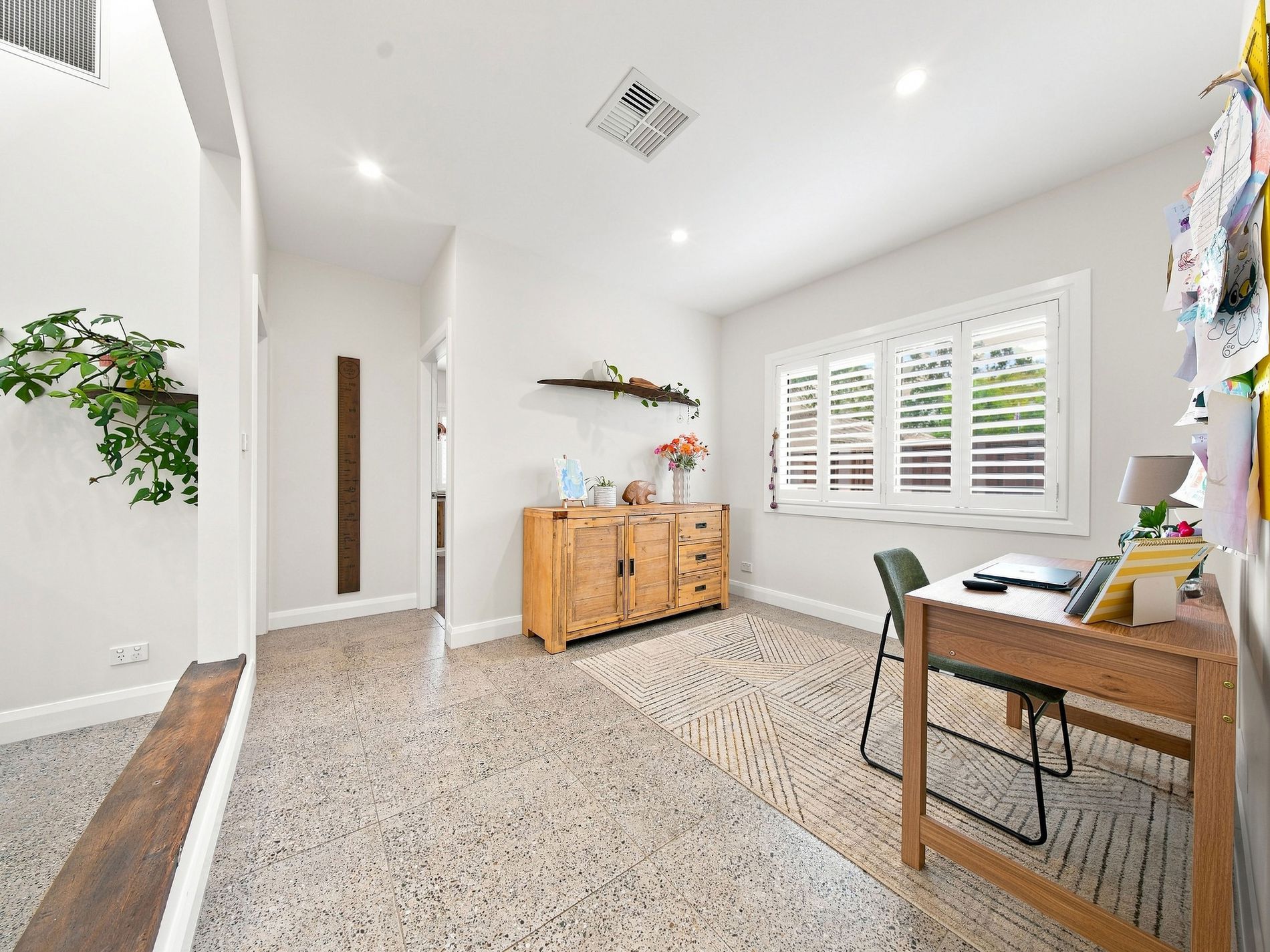 73 Deakin Street, Oak Flats