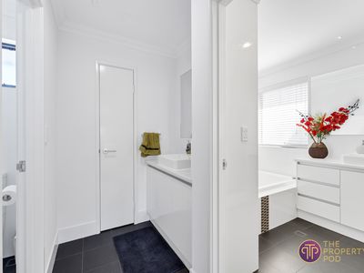 11 The Grandstand, Harrisdale