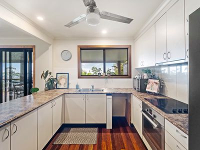 Upstairs Unit / 79 Balmoral Road, Montville