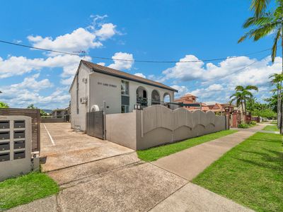 3 / 211 Lake Street, Cairns North