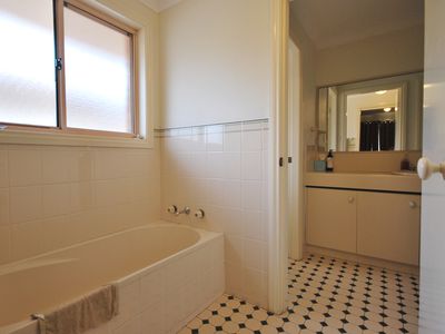 85 Websdale Drive, Dubbo