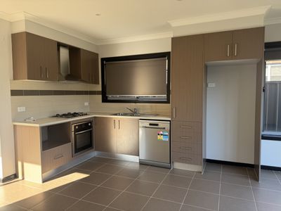 2 / 3 Rous Street, Wyndham Vale