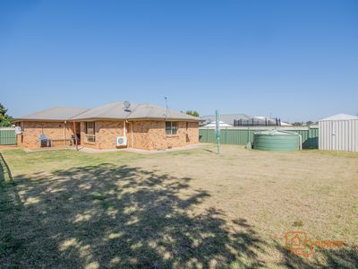 16 Dunheved Circle, Dubbo