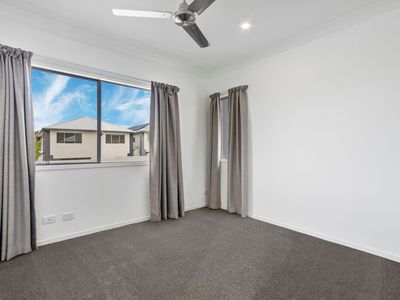 124 Cooper Crescent, Rochedale