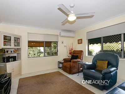 53 Jindabyne Cct, Forest Lake