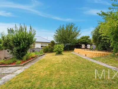 8 Pottery Road, Lenah Valley