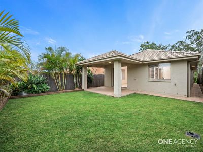 11 Lakes Entrance Dr, Springfield Lakes