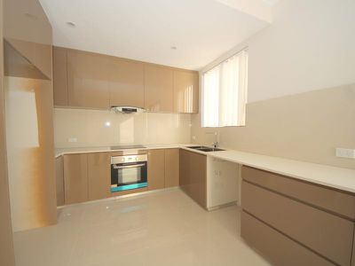 8 / 3 St Johns Avenue, Auburn