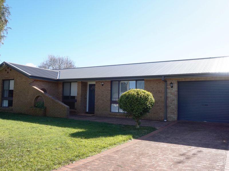 76 NORTH STREET, Robertson