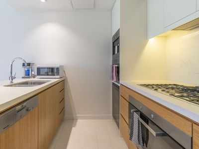 76 / 68 Sir John Young Crescent, Woolloomooloo