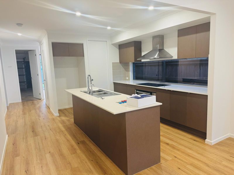 16 Irma Circuit, Park Ridge