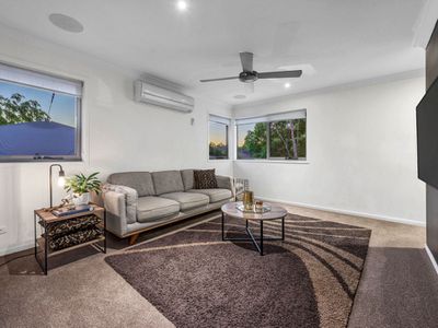 8 Margaret Crescent, Wakerley