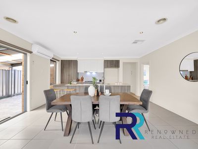 5 EMMETTS MEWS, Deer Park