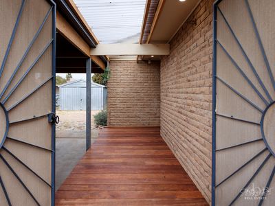 369 LAWRENCE STREET, Wodonga