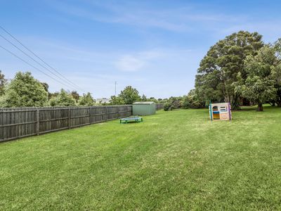 7 Reta Close, Leopold