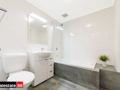 24 / 122 Mounts Bay Road, Perth