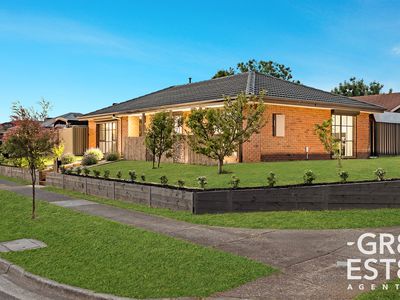 27 Lansell Drive, Cranbourne North