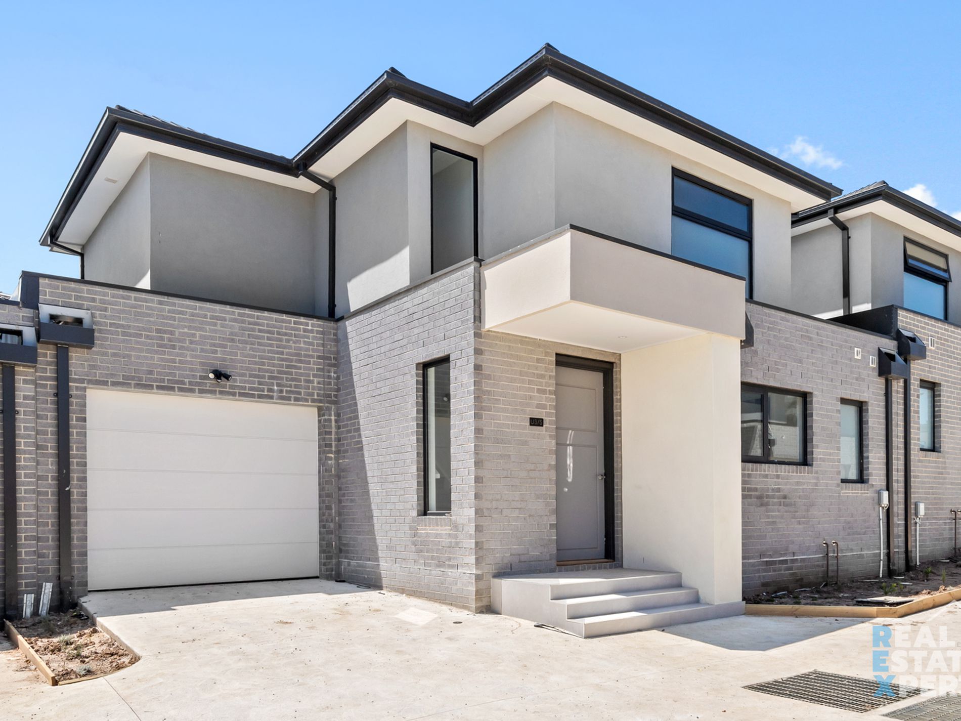 3 / 5 Sylvanwood Crescent, Narre Warren