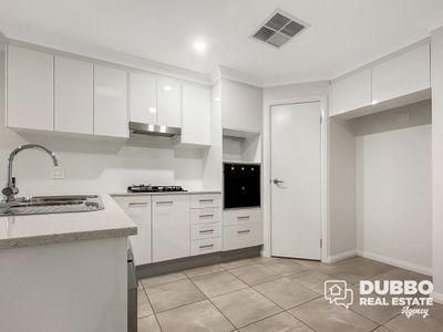 22A Boyd Avenue, Dubbo
