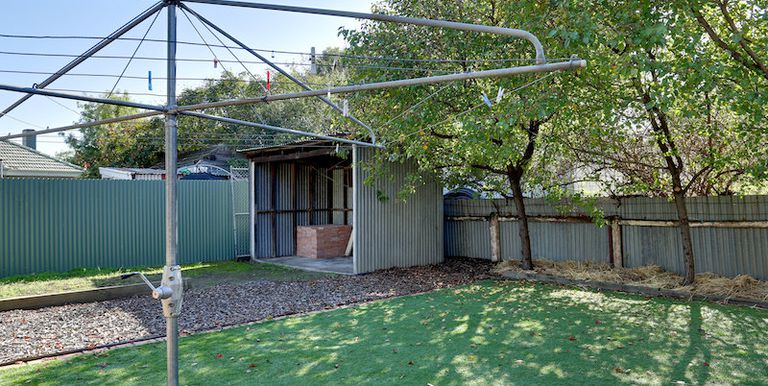 20 Brock, Euroa