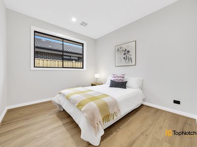 18 Ambient Crescent, Beveridge