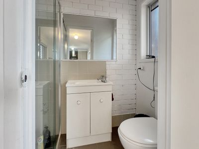 3 / 2 Zahel Street, Carina