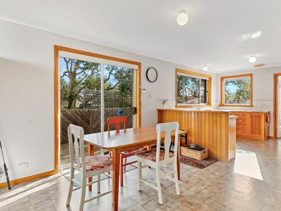 9 Ocean Grove, Carlton