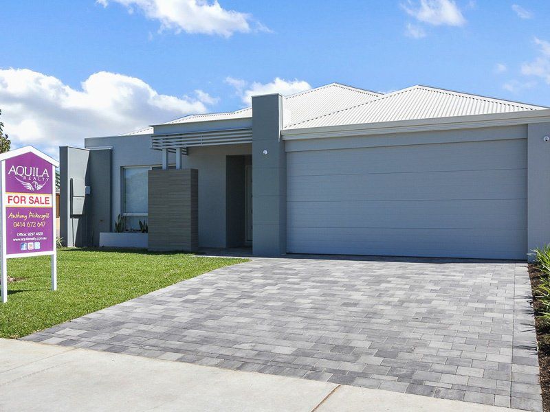 11 Alverda Parade, Aveley