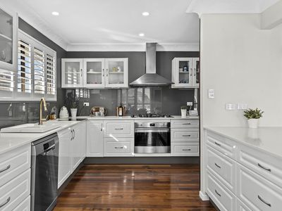 113 Trouts Road, Stafford Heights