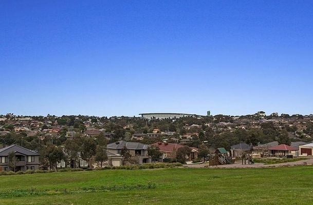 6 Parkers Court, Attwood
