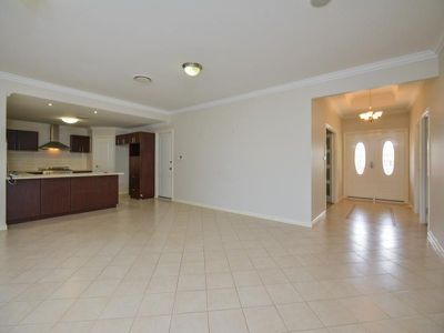 4 Warner Street, Broadwood