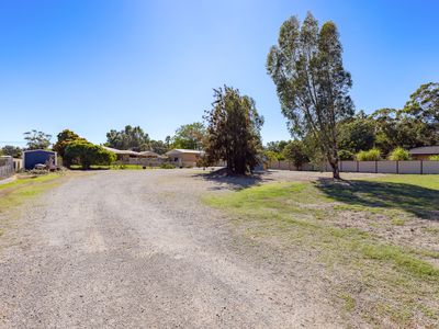 24 St Georges Avenue, Champion Lakes