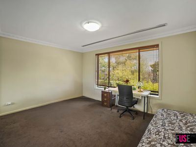 98 Hopetoun Circuit, Yarralumla