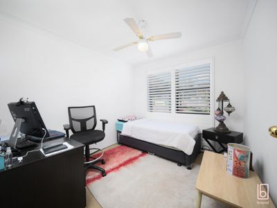 20 Campbell Parade, Mannering Park