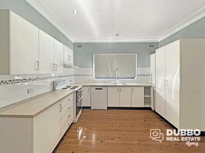 51 Roycox Crescent, Dubbo