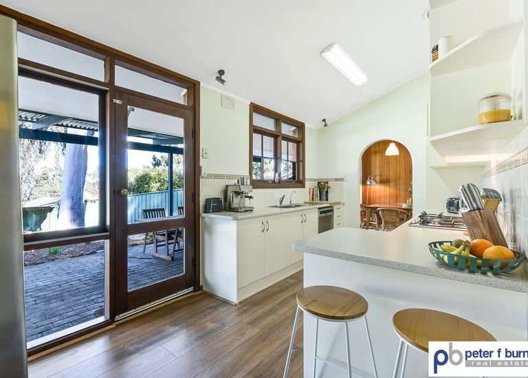 6 Vine Crescent, Happy Valley