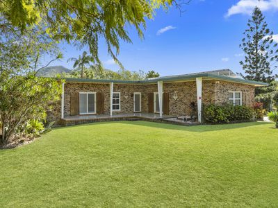 118 Pikes Road, Glass House Mountains