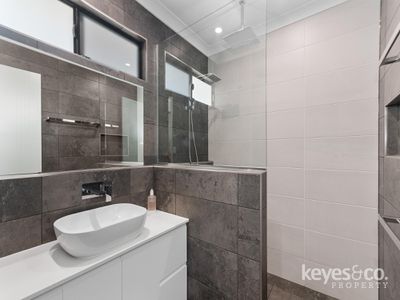 6 Belvedere Street, Julago