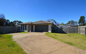 12 White Gum Place, Guyra