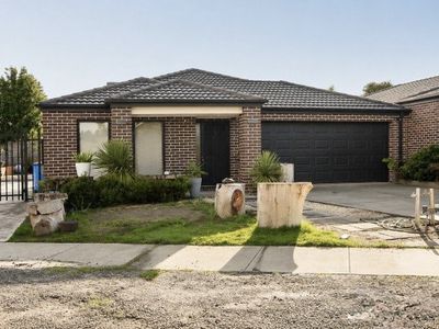 4 Corymbia Lane, Cranbourne West