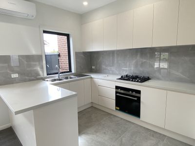 1 / 18 Whitelaw Street, Reservoir