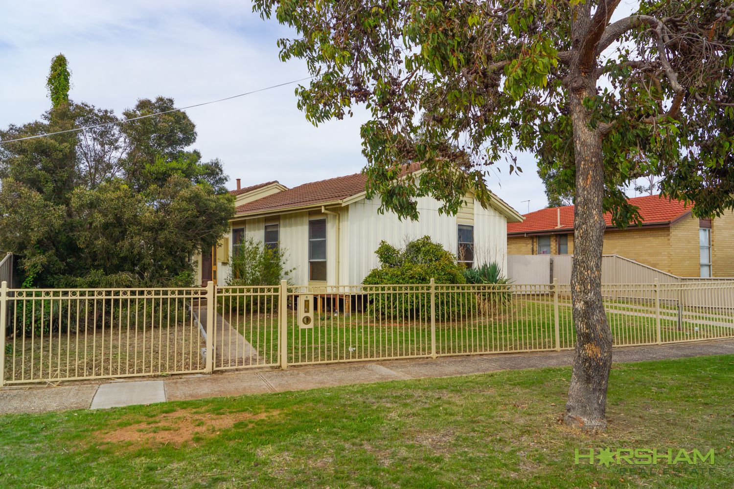 8 Shirley Street, Horsham