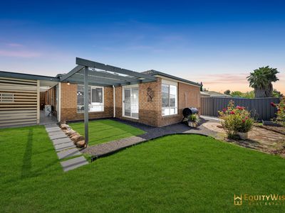 22 Silver Gum Street, Manor Lakes