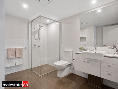 99 / 172 Railway Parade, West Leederville