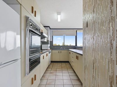 25 / 5 Admiralty Drive, Surfers Paradise