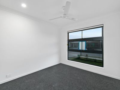 1 / 13 Paperbark Place, Ormeau
