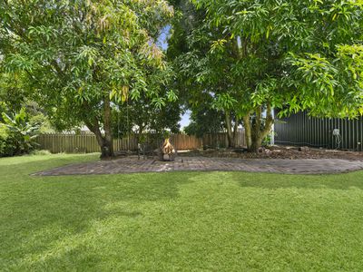 71 Bowen Road, Glass House Mountains