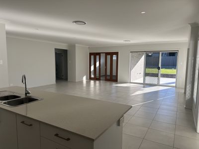 14 Hastings Parade, Sussex Inlet