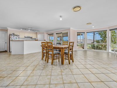 2 Kookaburra Close, Weston