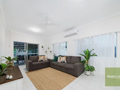 16 Estate Street, West End